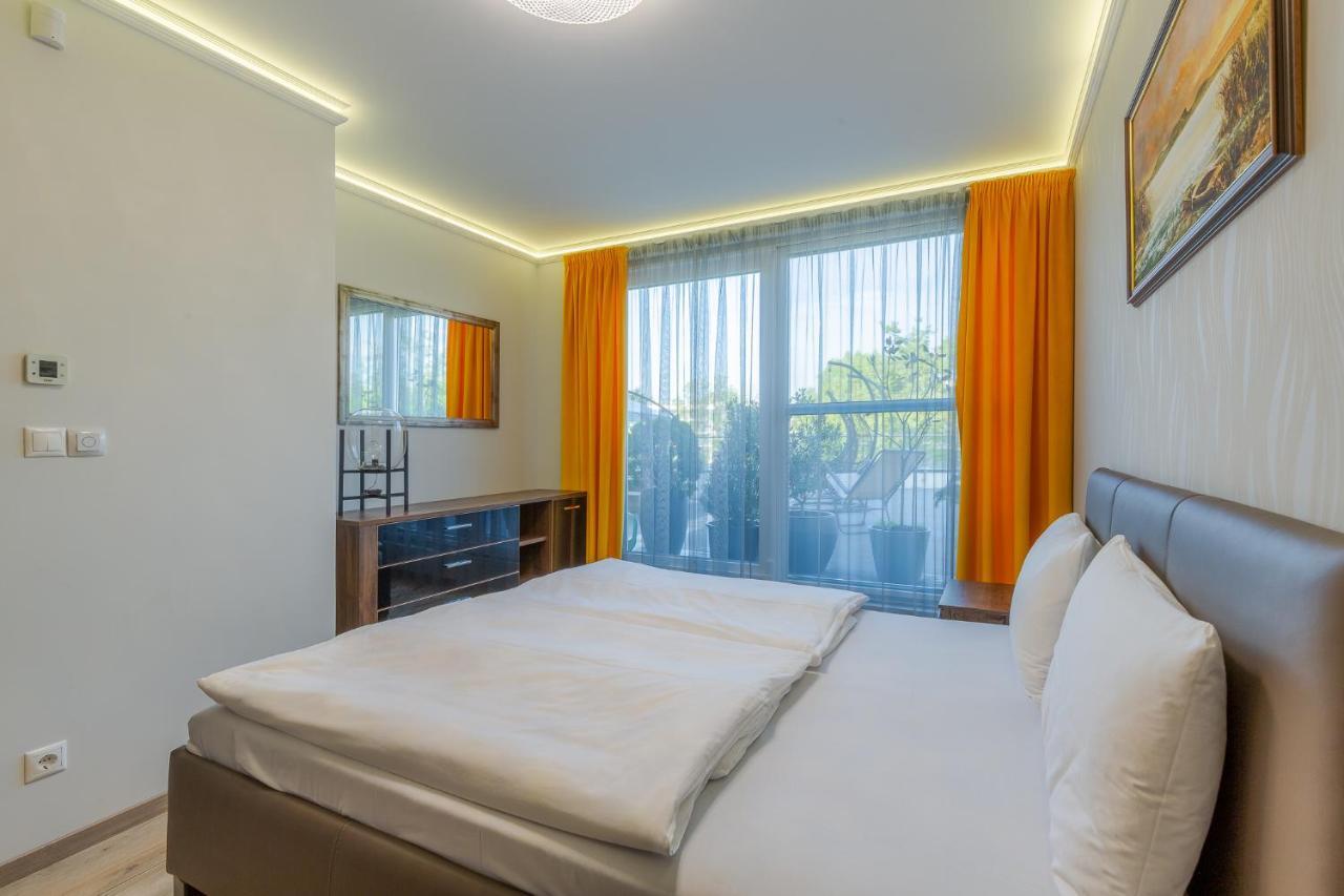 Ferienwohnung Admiral Luxury IV Apartman By Bltn Siófok Exterior foto
