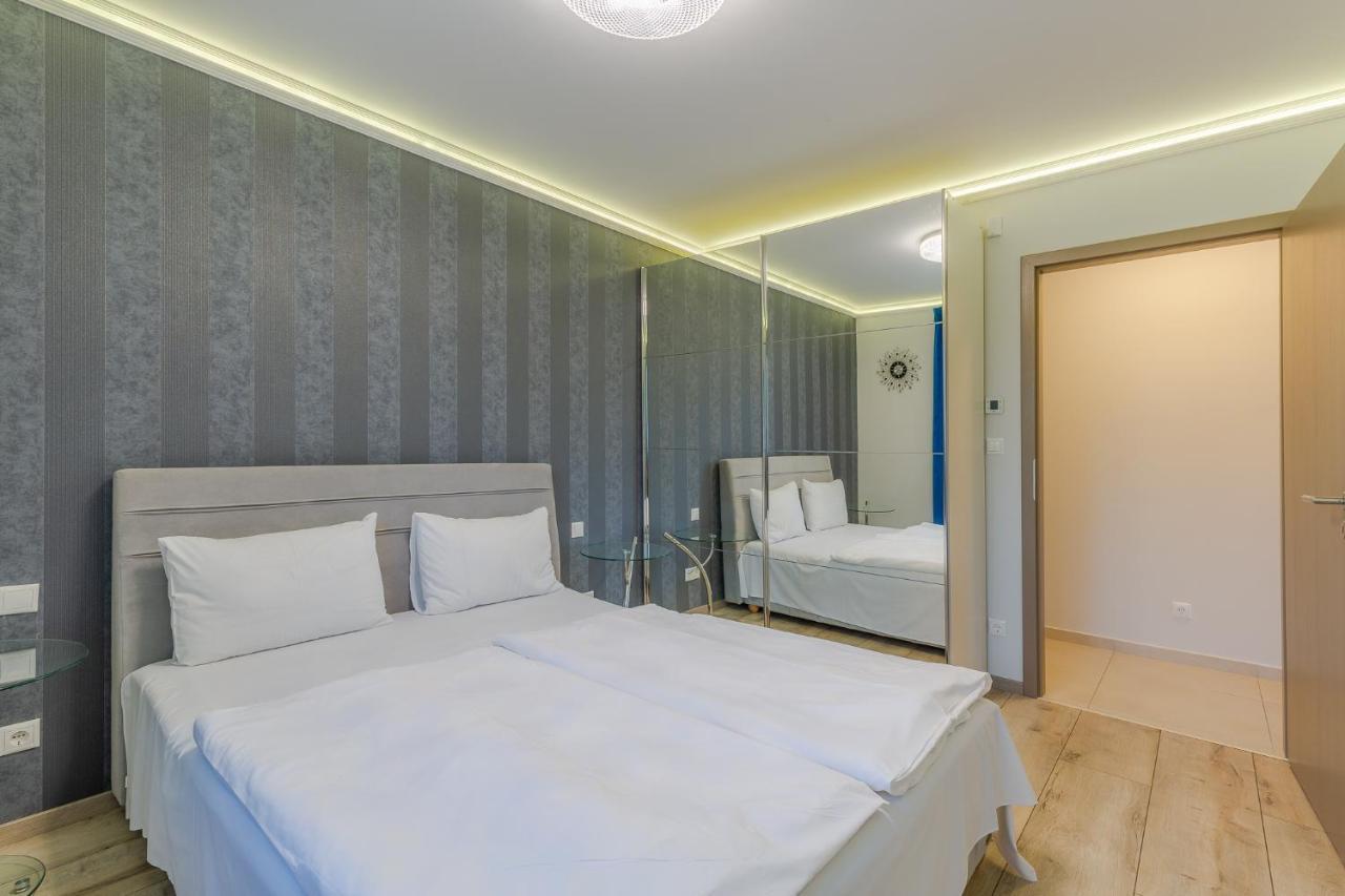 Ferienwohnung Admiral Luxury IV Apartman By Bltn Siófok Exterior foto